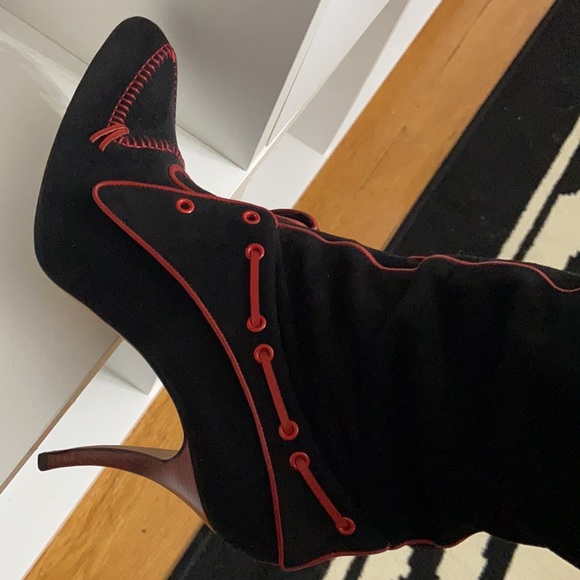 Manolo Blahnik boots - Picture 3 of 11
